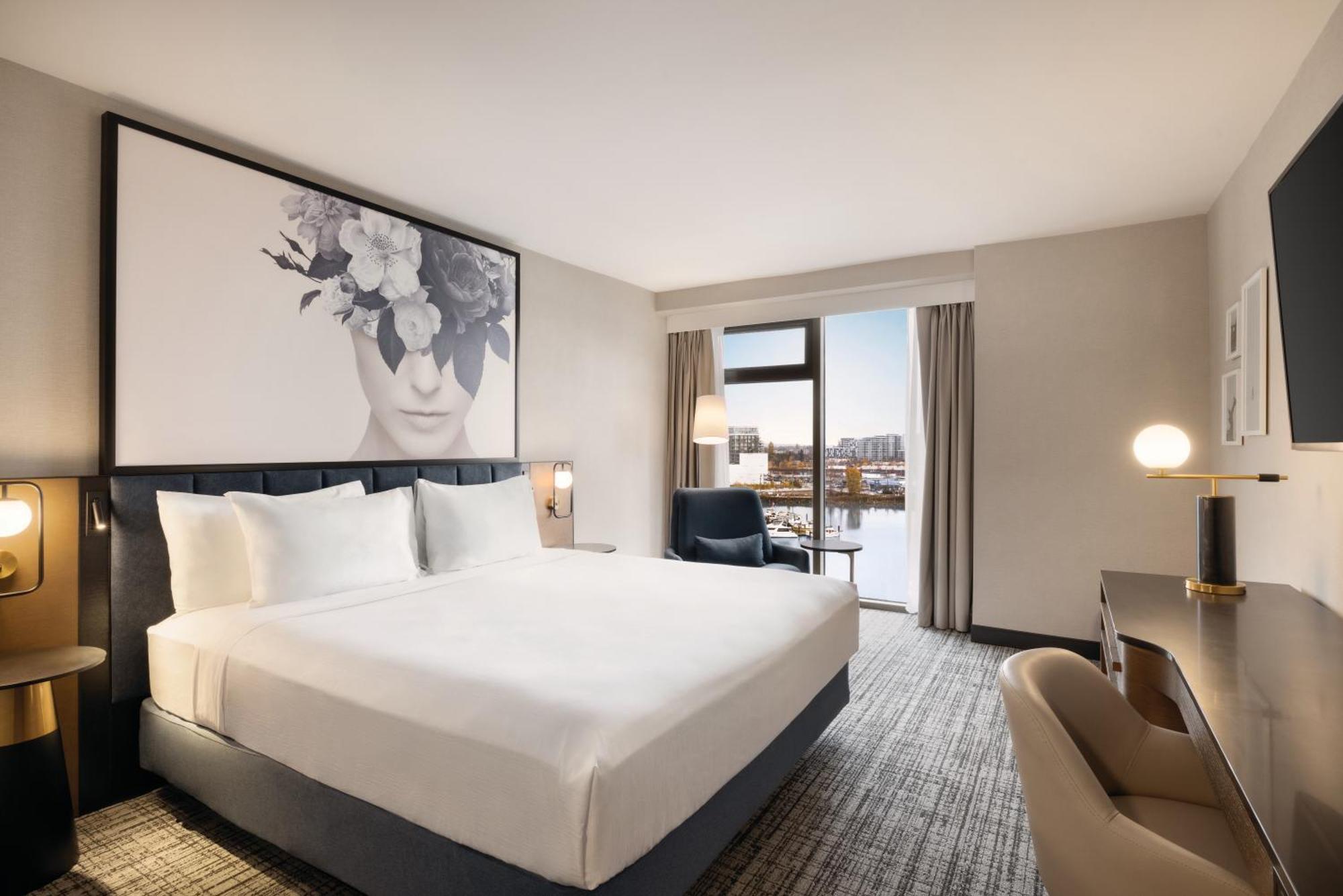 Radisson Blu Vancouver Airport & Marina
