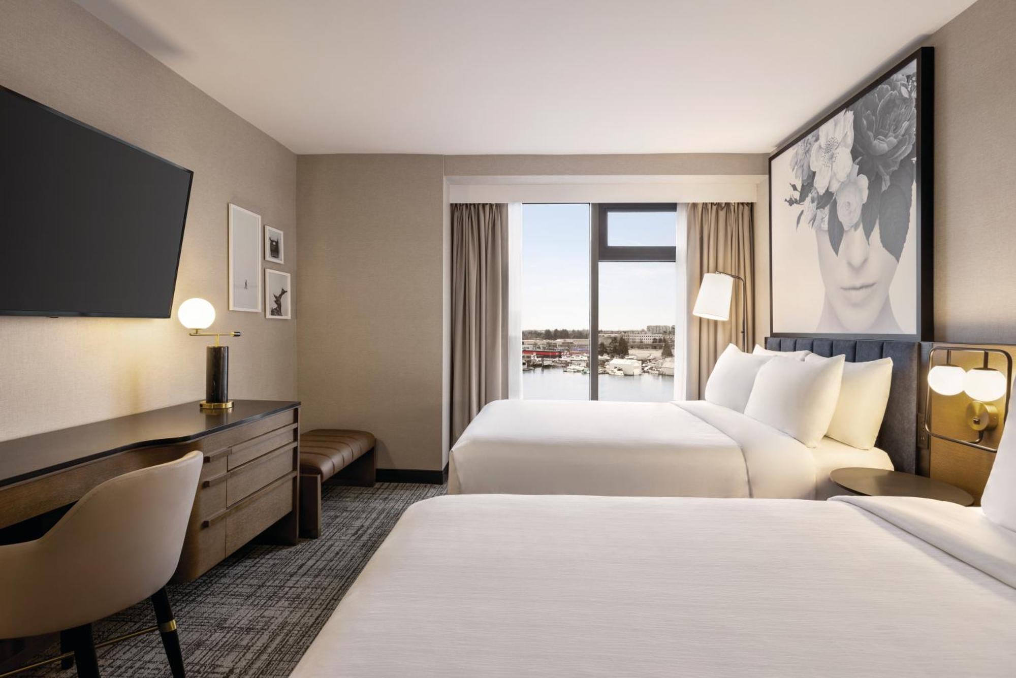 Radisson Blu Vancouver Airport & Marina Hotel 4*