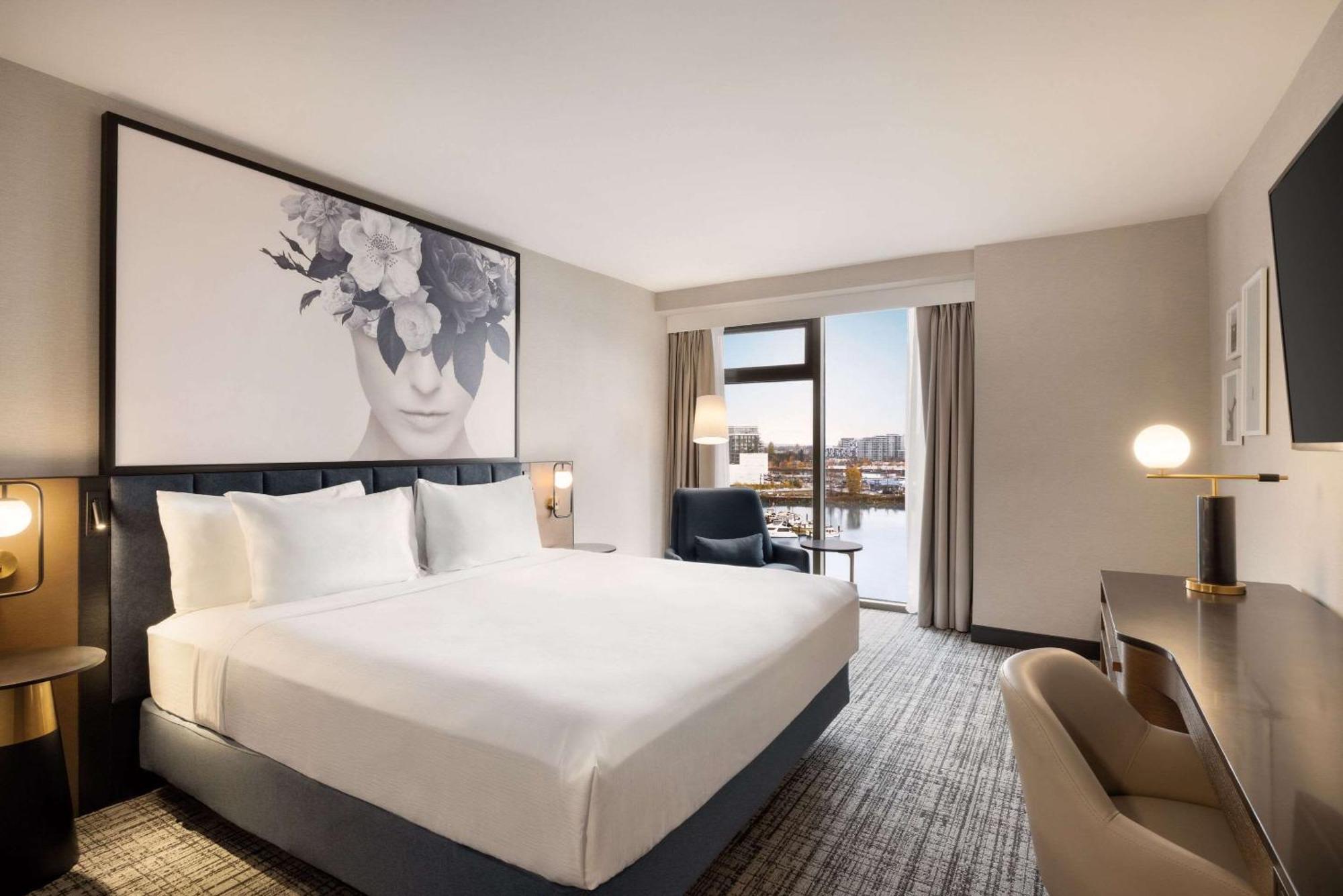 Hotel Radisson Blu Vancouver Airport & Marina 4*